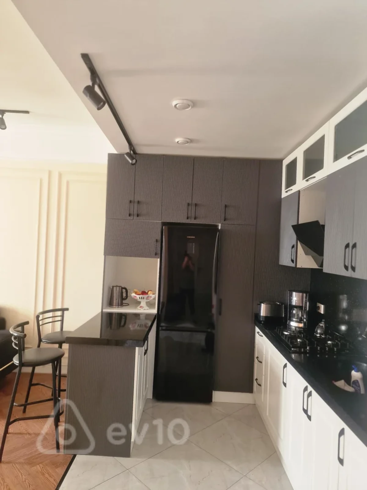 Kirayə verilir 3 otaqlı yeni tikili 93.5 m²