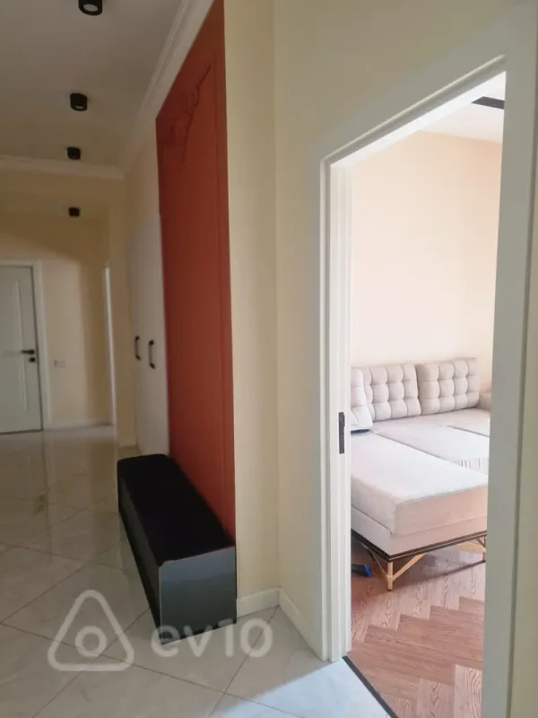 Kirayə verilir 3 otaqlı yeni tikili 93.5 m²