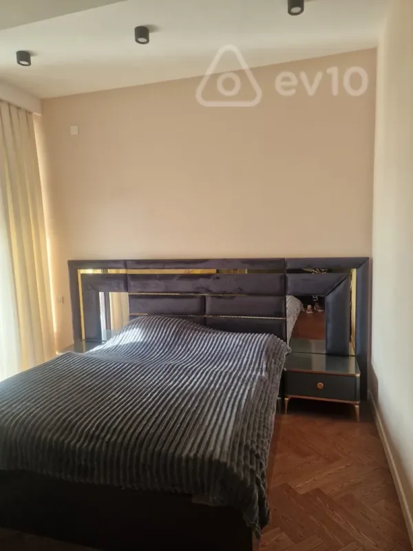 Kirayə verilir 3 otaqlı yeni tikili 93.5 m²