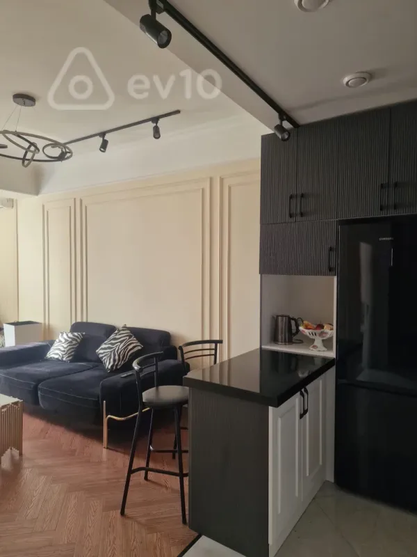 Kirayə verilir 3 otaqlı yeni tikili 93.5 m²