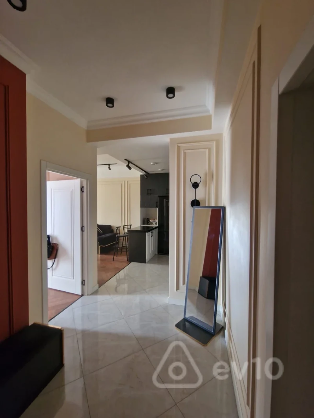 Kirayə verilir 3 otaqlı yeni tikili 93.5 m²