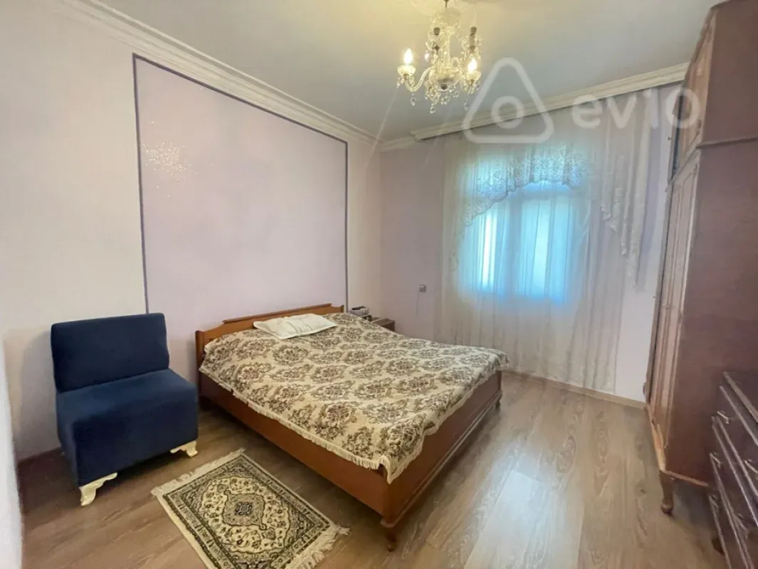 Satılır 5 otaqlı həyət evi 160 m²