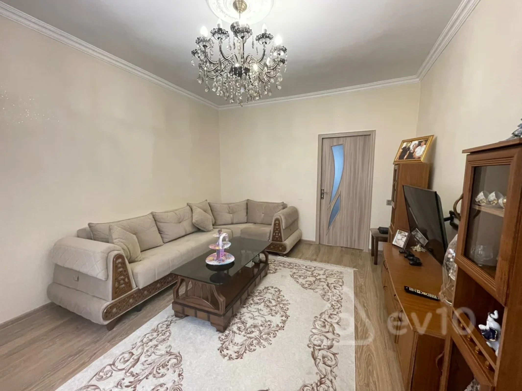 Satılır 5 otaqlı həyət evi 160 m²