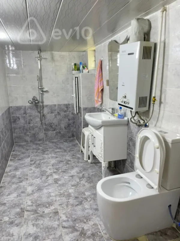 Satılır 5 otaqlı həyət evi 160 m²