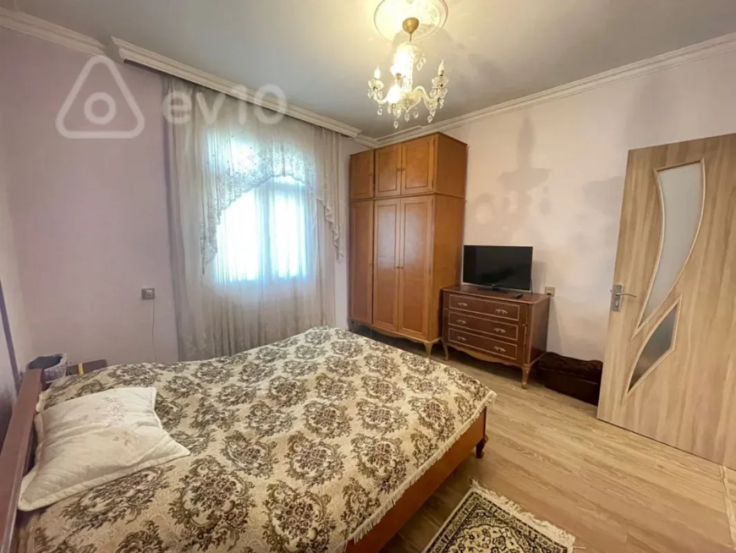 Satılır 5 otaqlı həyət evi 160 m²