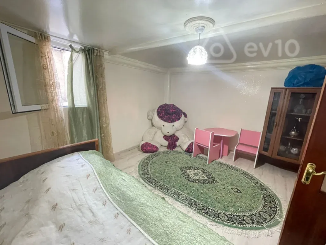 Satılır 5 otaqlı həyət evi 160 m²