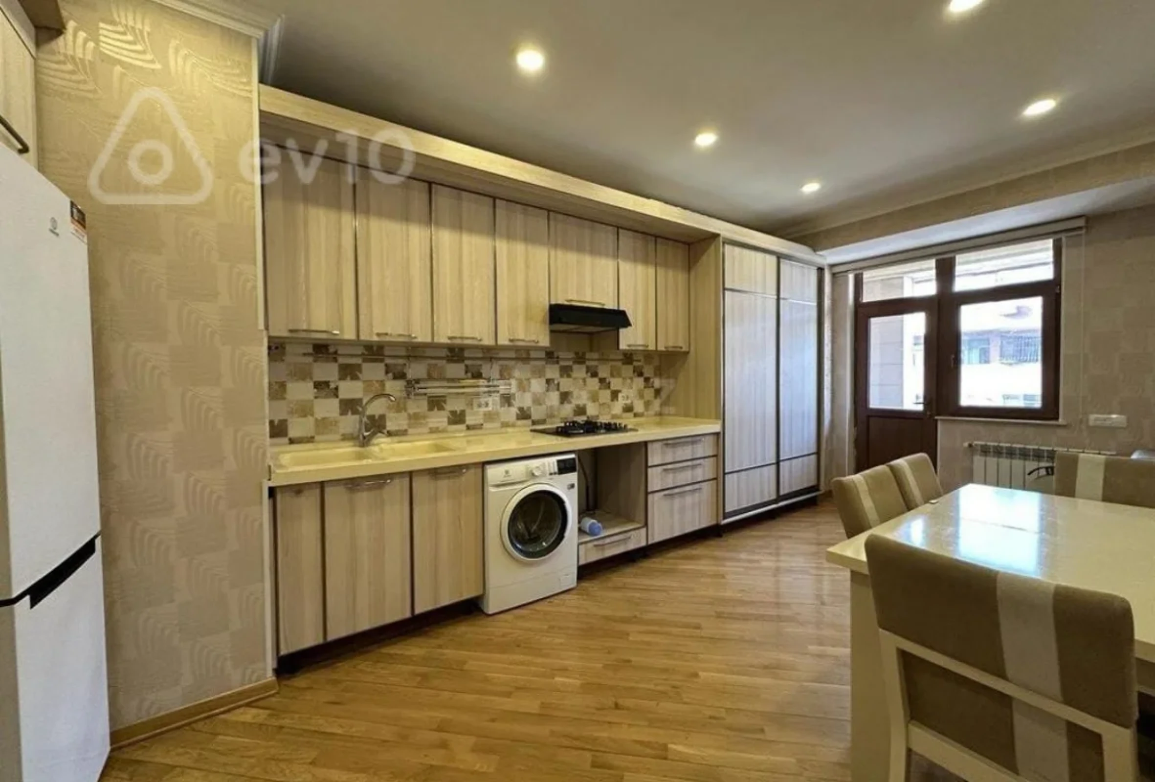 Kirayə verilir 2 otaqlı yeni tikili 60 m²