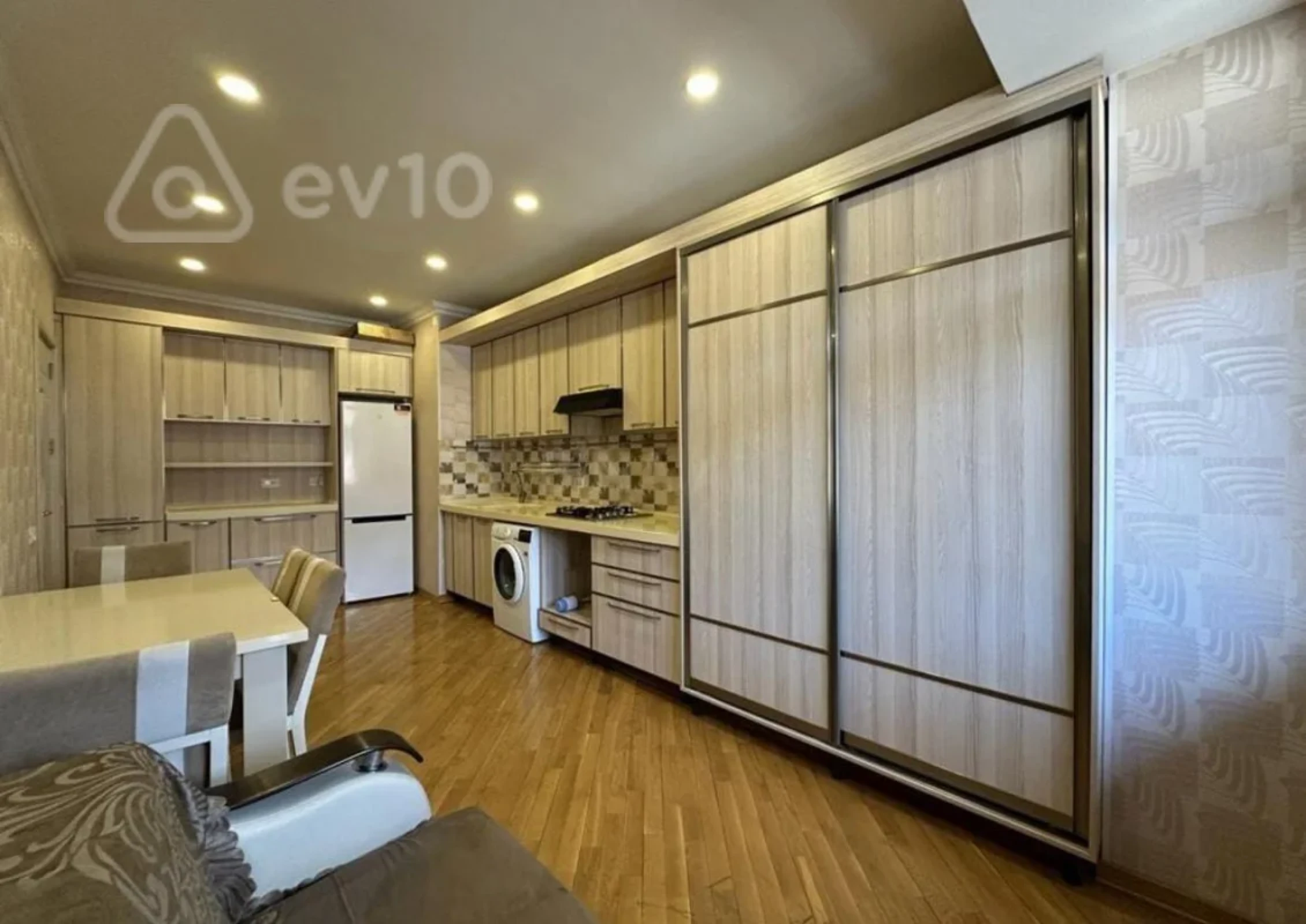 Kirayə verilir 2 otaqlı yeni tikili 60 m²