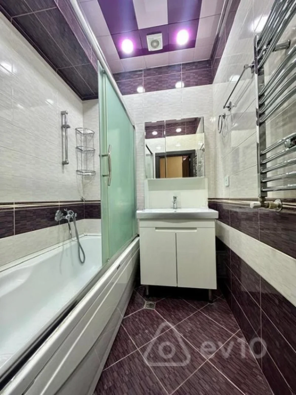 Satılır 3 otaqlı yeni tikili 110 m²