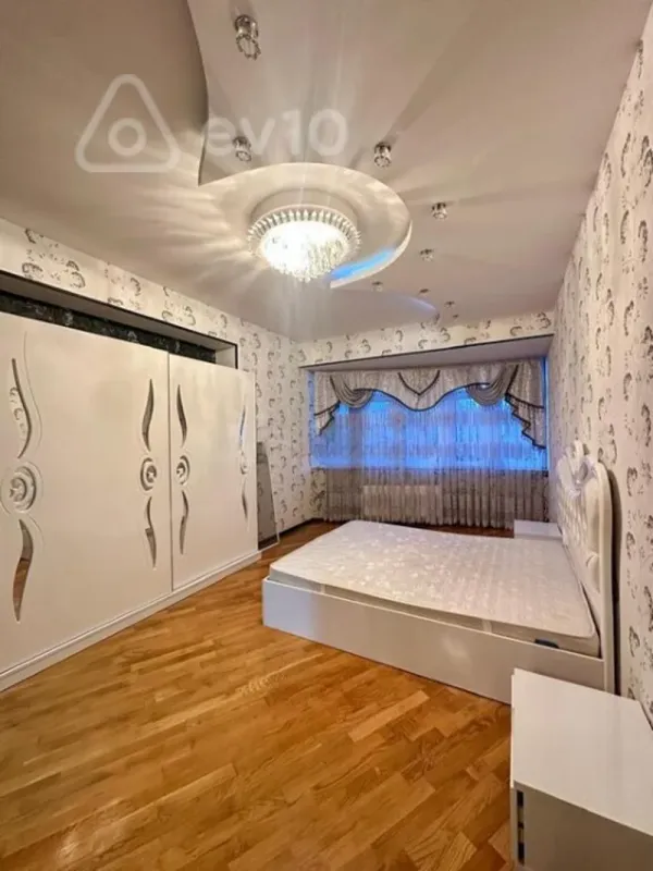 Satılır 3 otaqlı yeni tikili 110 m²