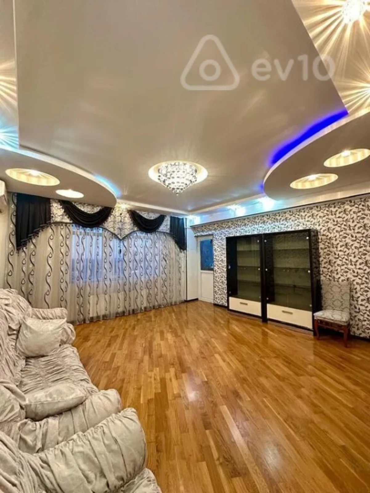 Satılır 3 otaqlı yeni tikili 110 m²