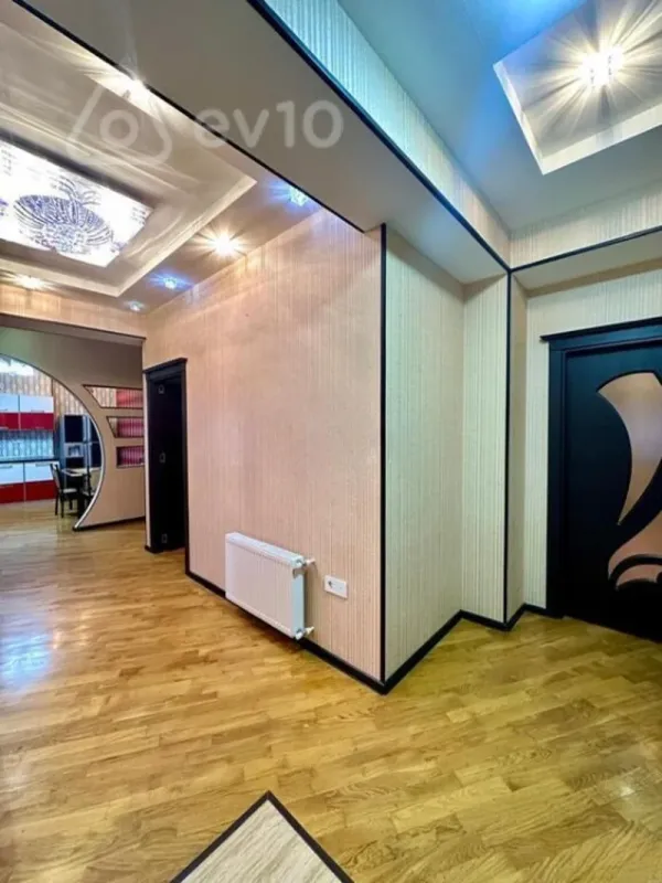 Satılır 3 otaqlı yeni tikili 110 m²