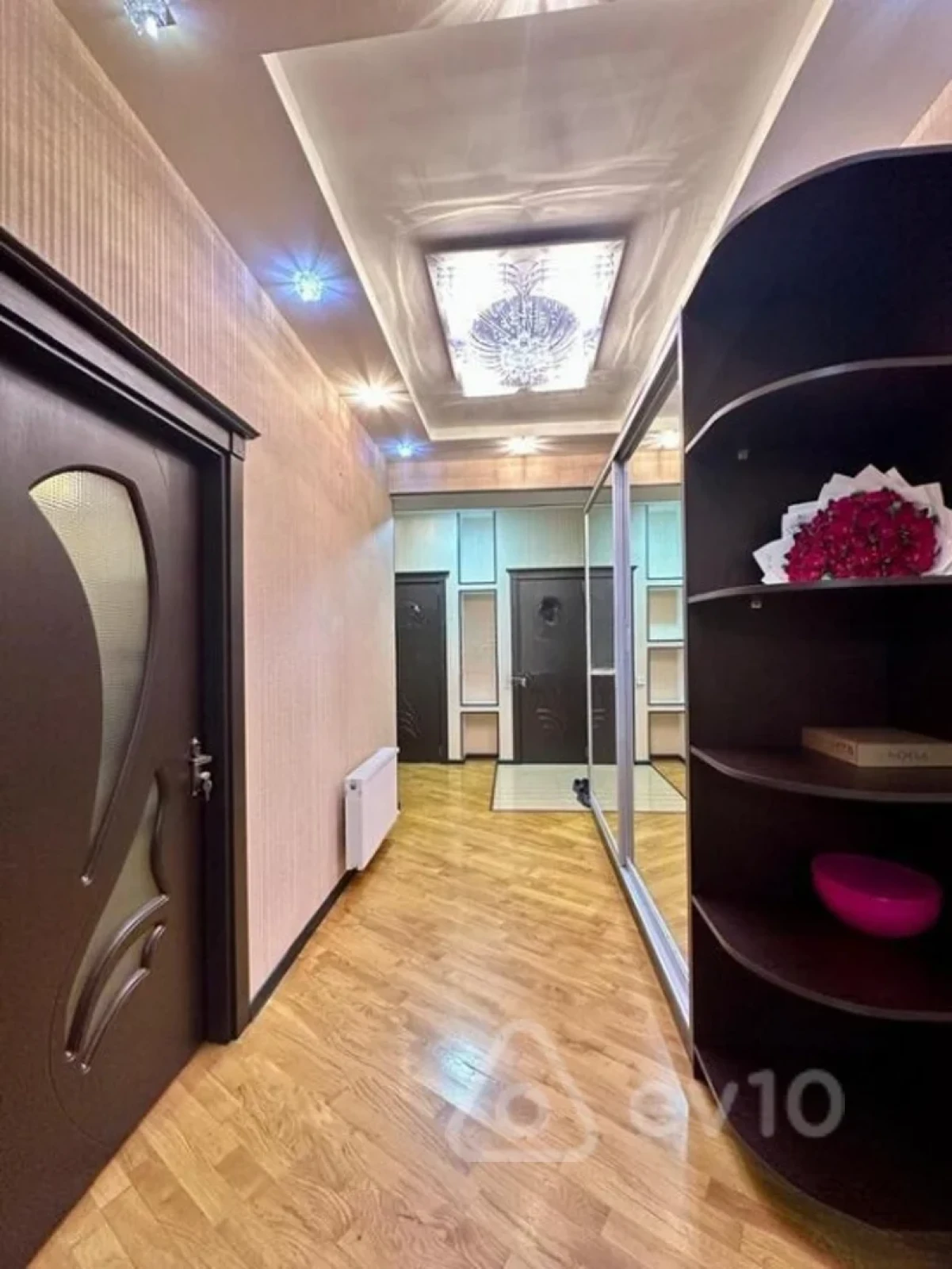 Satılır 3 otaqlı yeni tikili 110 m²