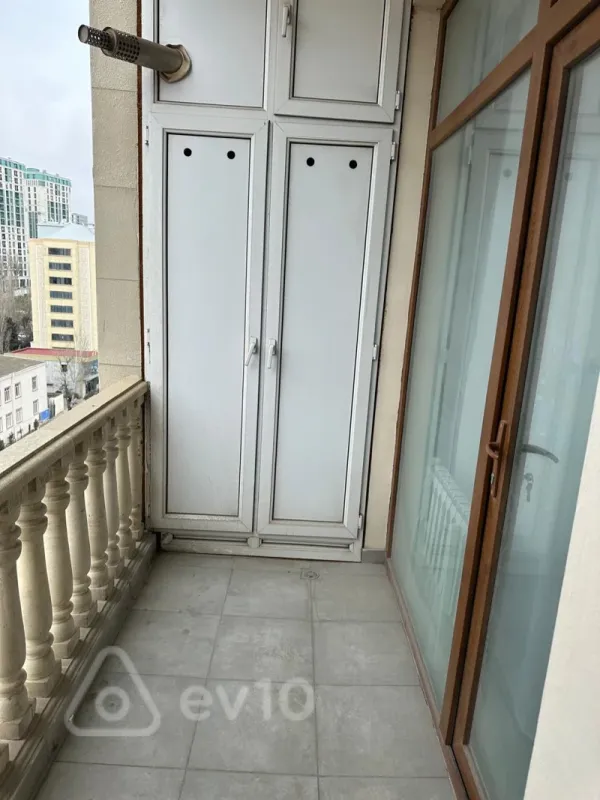 Kirayə verilir 2 otaqlı yeni tikili 76 m²