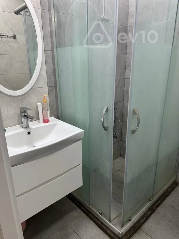 Kirayə verilir 2 otaqlı yeni tikili 76 m²