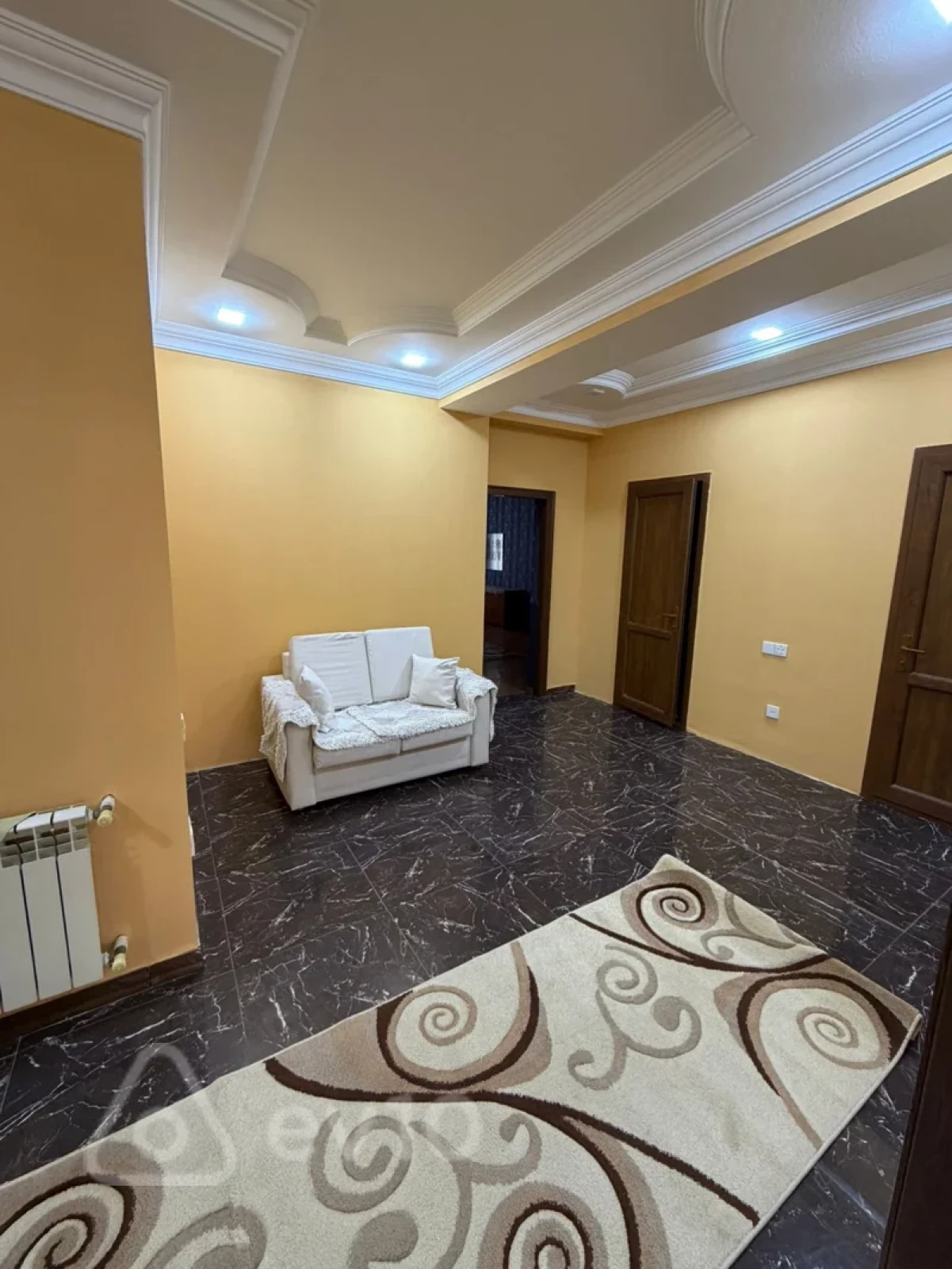 Kirayə verilir 3 otaqlı yeni tikili 125 m²