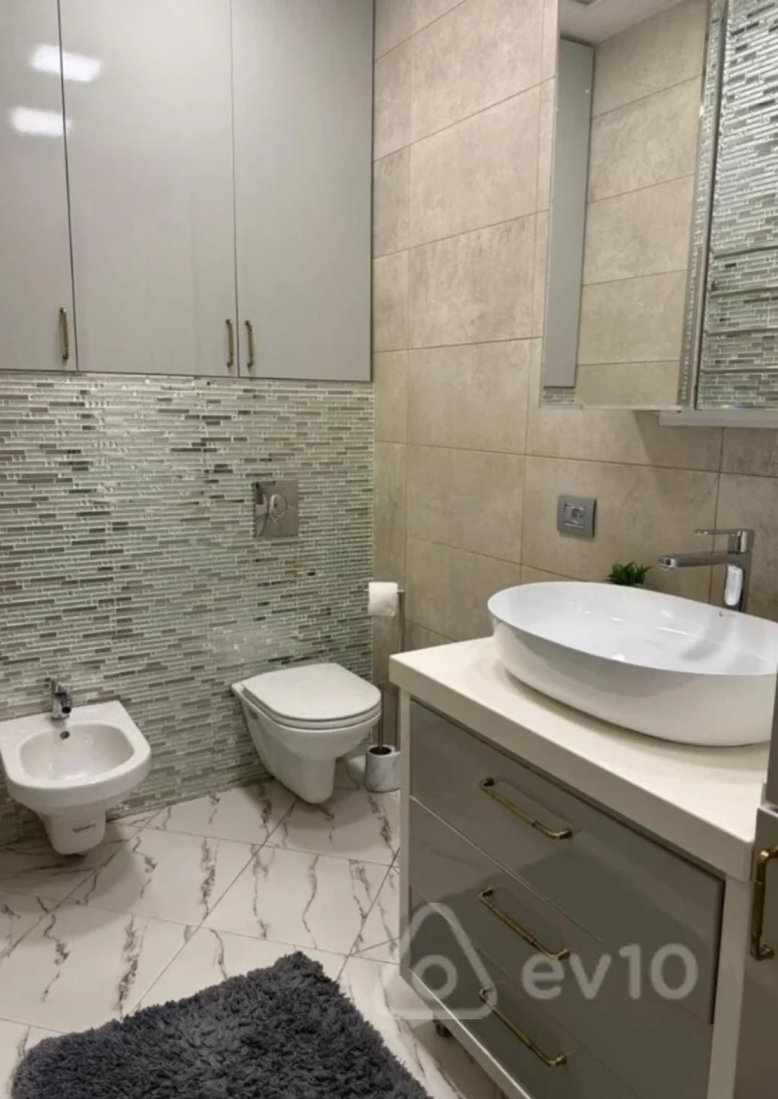 Kirayə verilir 2 otaqlı yeni tikili 110 m²