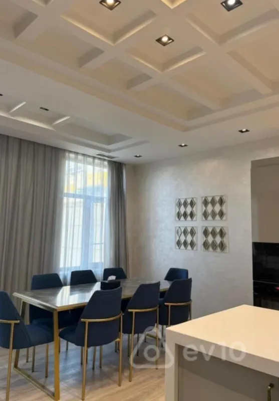 Kirayə verilir 2 otaqlı yeni tikili 110 m²