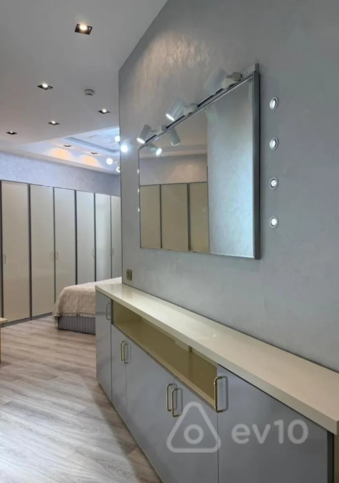 Kirayə verilir 2 otaqlı yeni tikili 110 m²