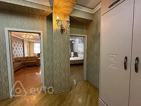 Kirayə verilir 2 otaqlı yeni tikili 110 m²