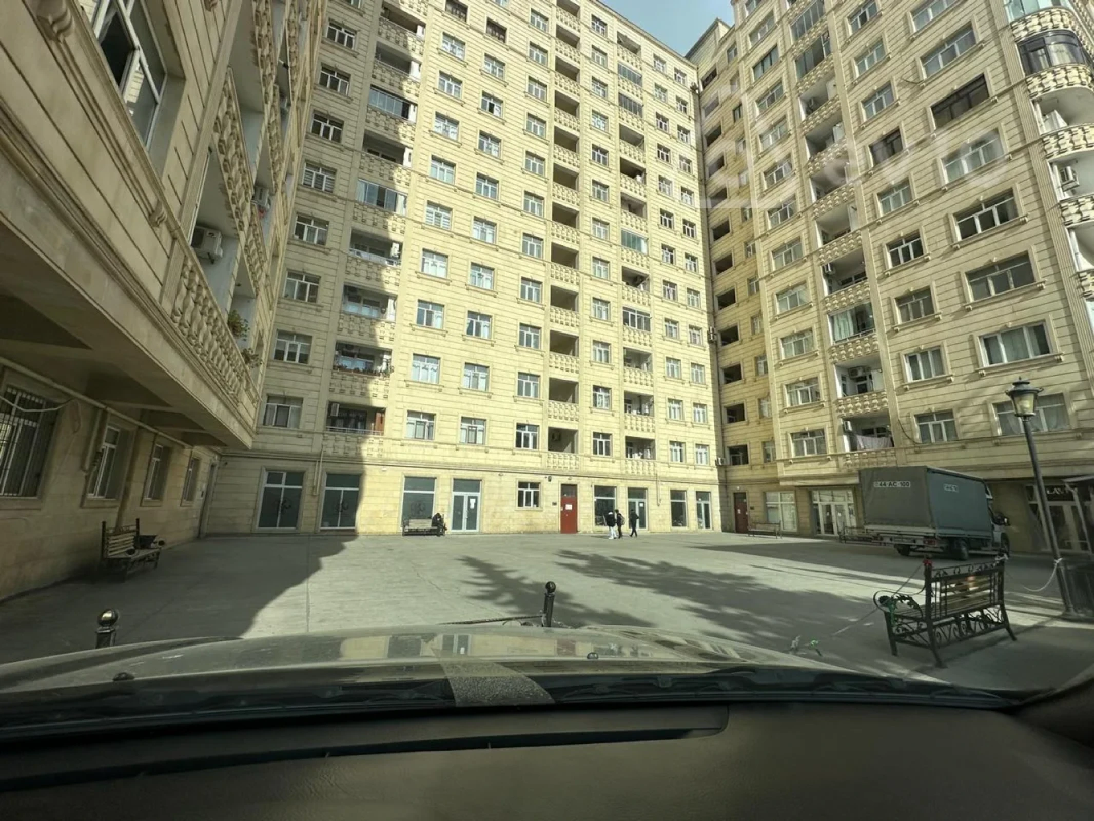 Kirayə verilir 2 otaqlı yeni tikili 110 m²