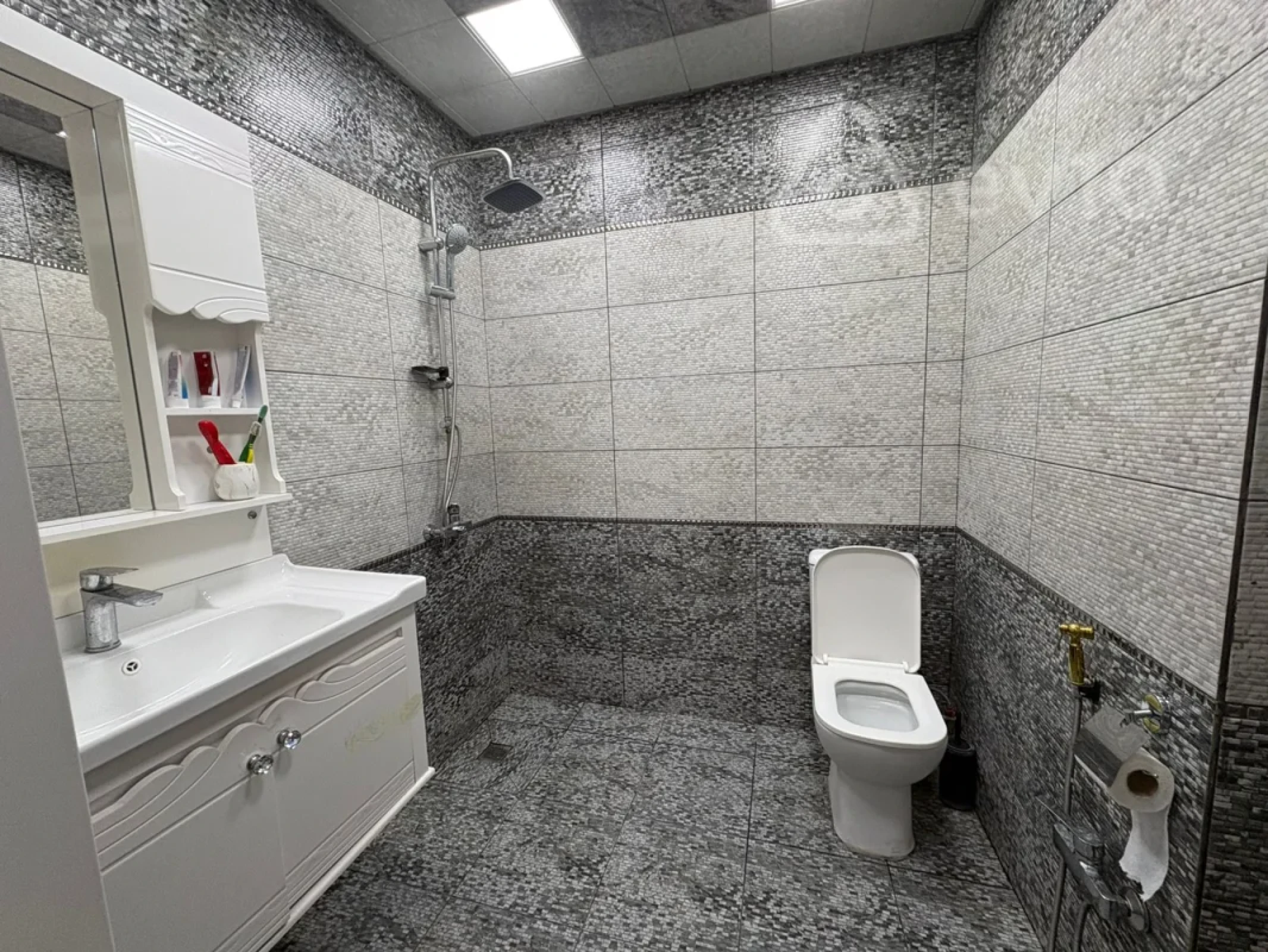 Kirayə verilir 3 otaqlı yeni tikili 110 m²