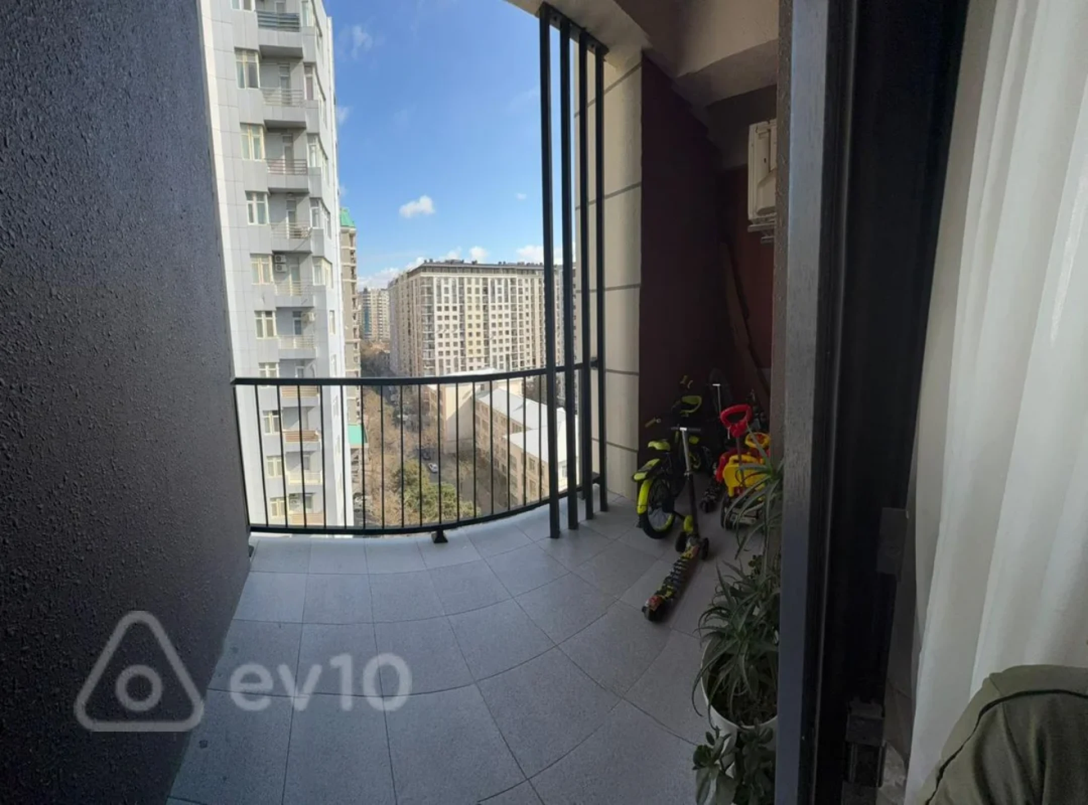 Kirayə verilir 3 otaqlı yeni tikili 110 m²