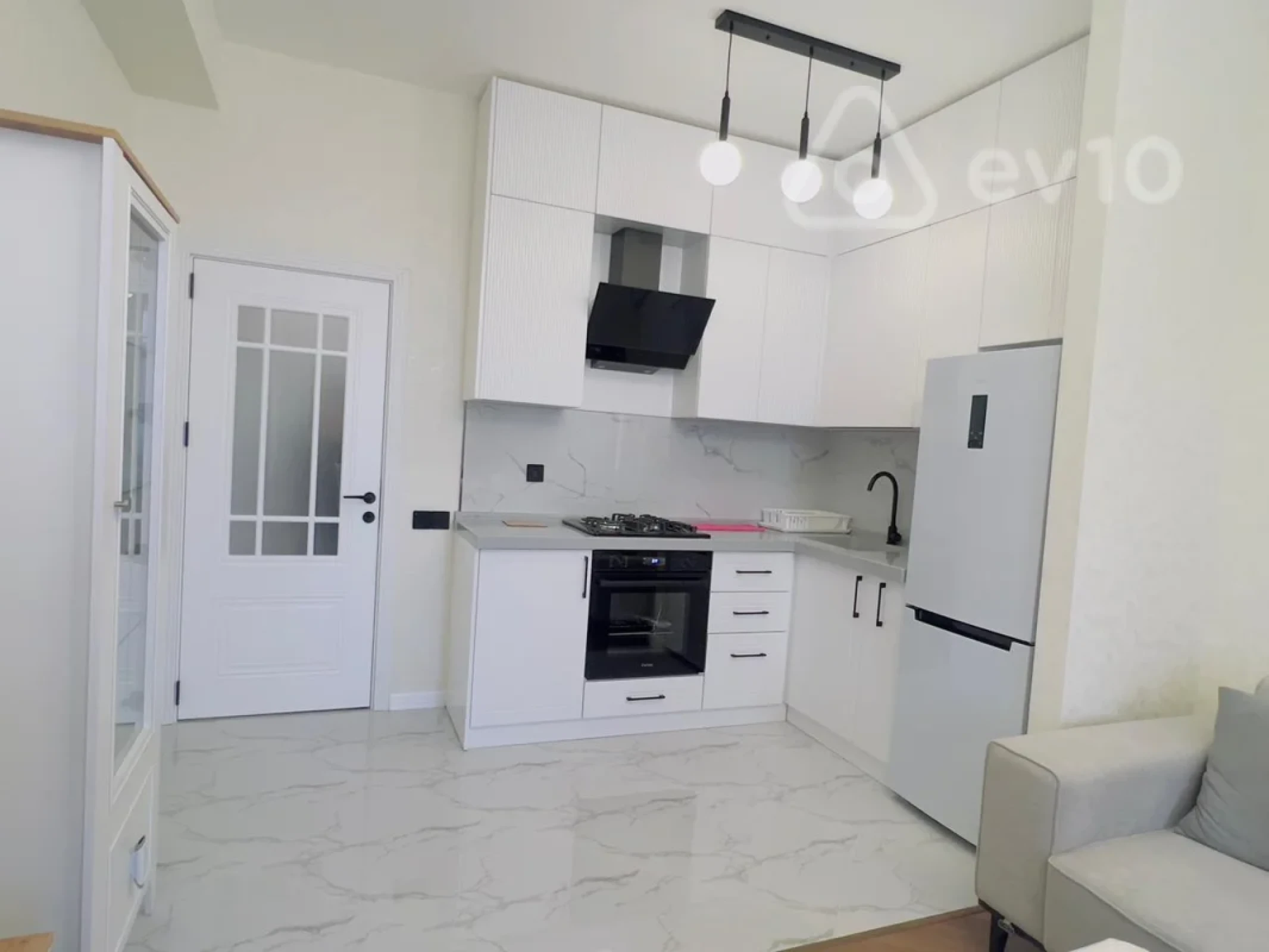 Kirayə verilir 3 otaqlı yeni tikili 86 m²