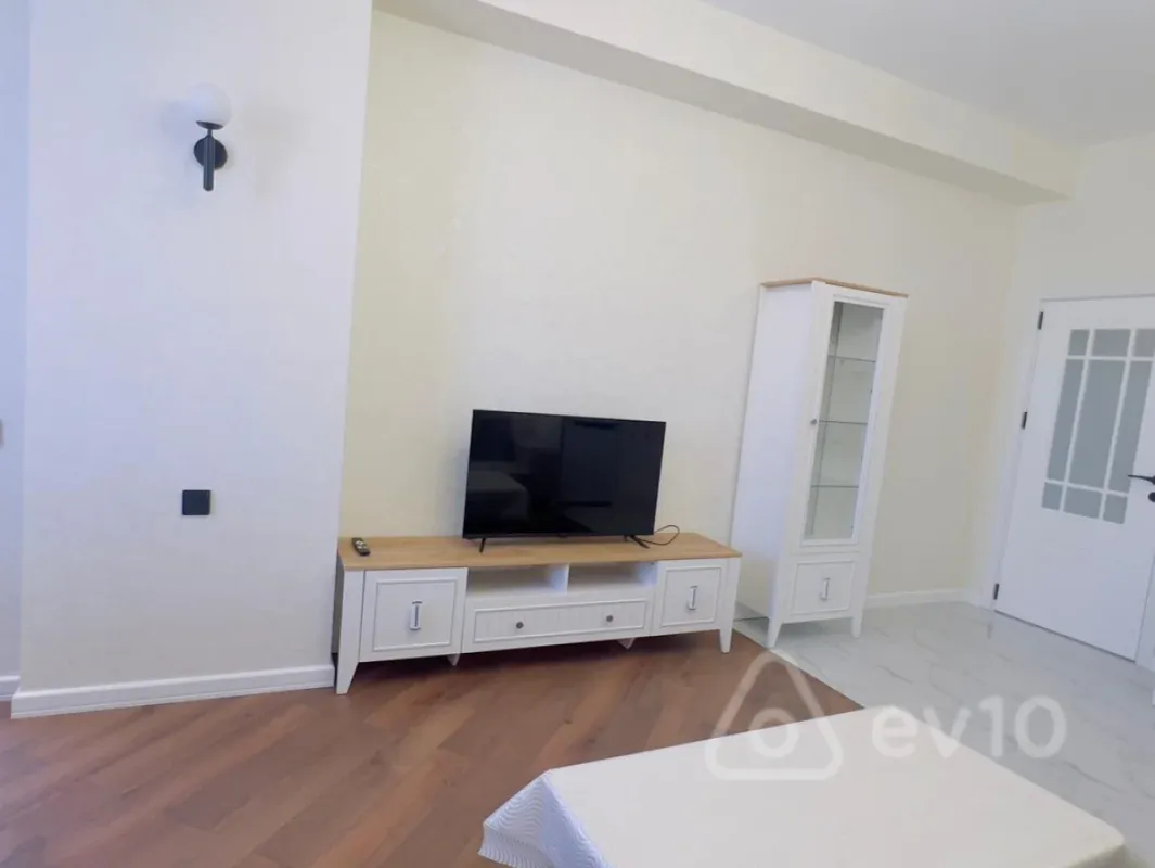 Kirayə verilir 3 otaqlı yeni tikili 86 m²