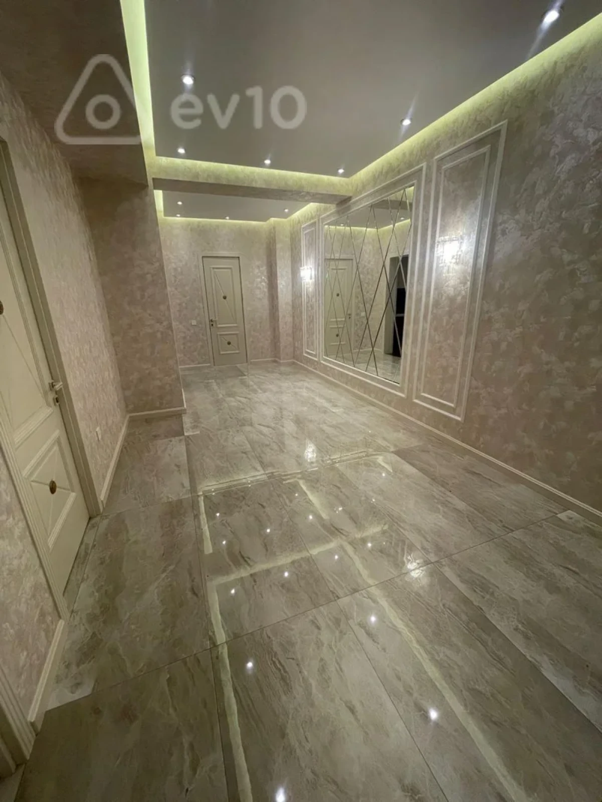 Kirayə verilir 3 otaqlı yeni tikili 115 m²