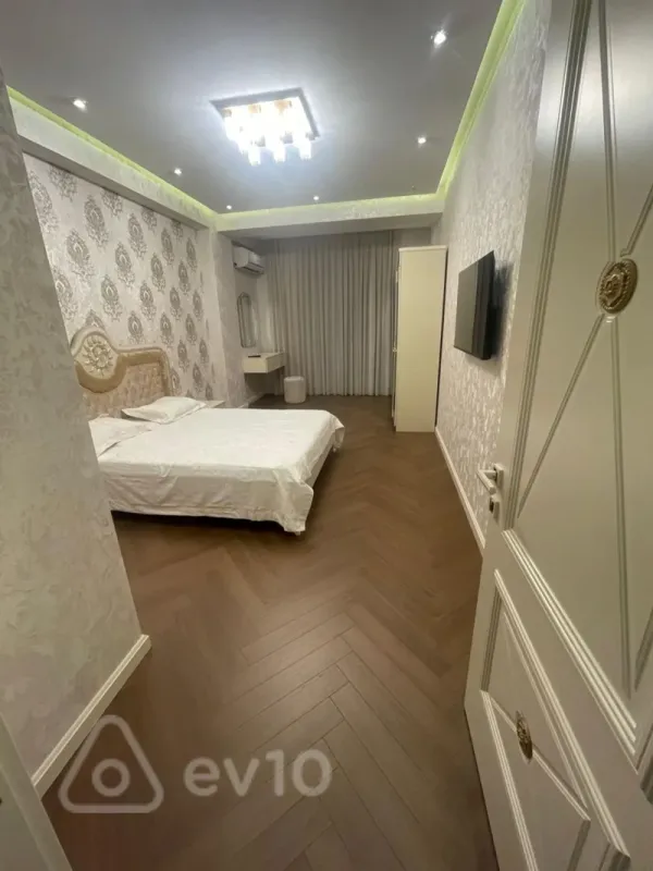 Kirayə verilir 3 otaqlı yeni tikili 115 m²