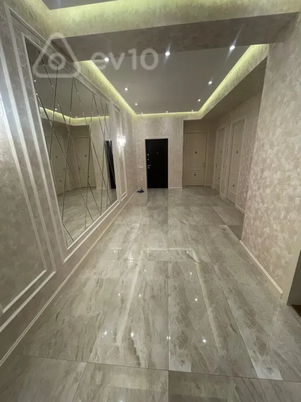 Kirayə verilir 3 otaqlı yeni tikili 115 m²