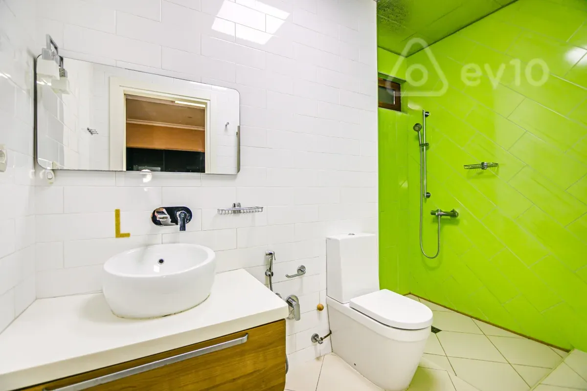 Satılır 3 otaqlı yeni tikili 153 m²