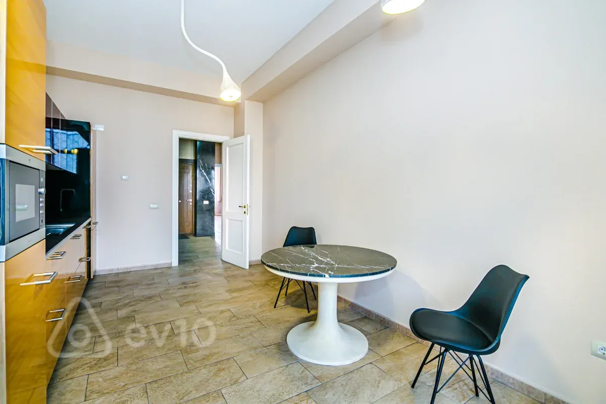 Satılır 3 otaqlı yeni tikili 153 m²