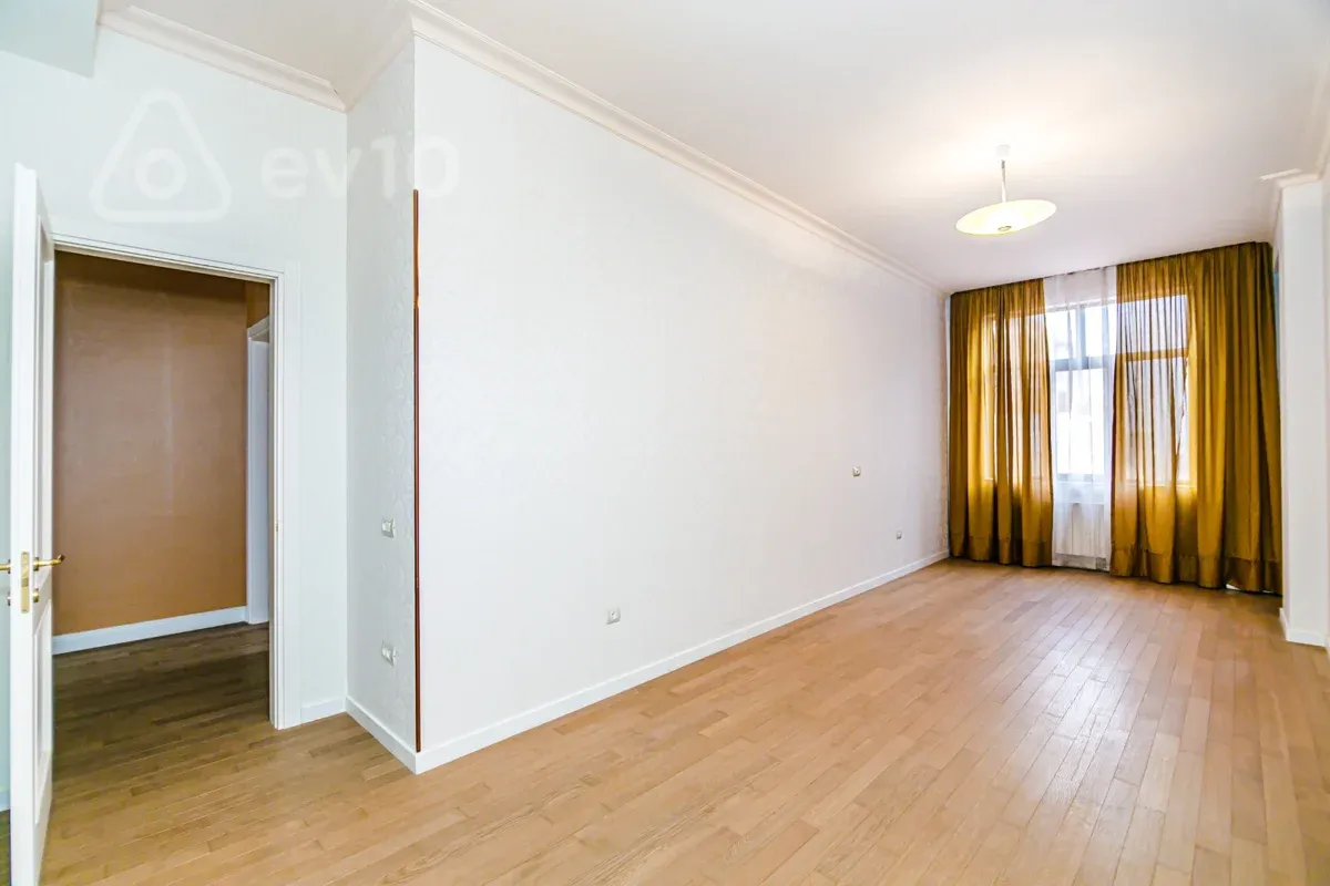 Satılır 3 otaqlı yeni tikili 153 m²