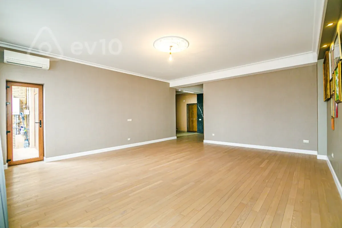 Satılır 3 otaqlı yeni tikili 153 m²