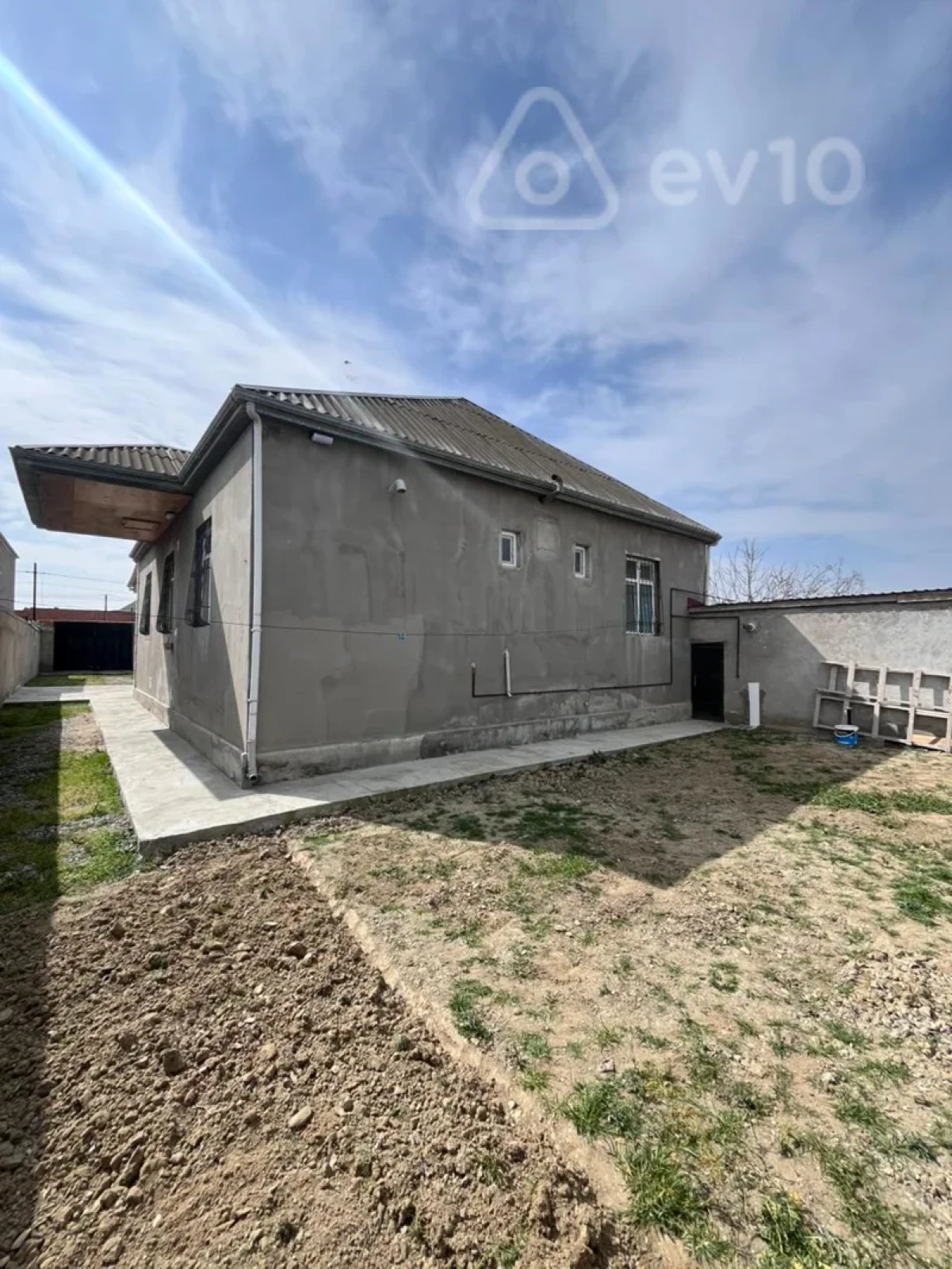 Satılır 5 otaqlı həyət evi 110 m²