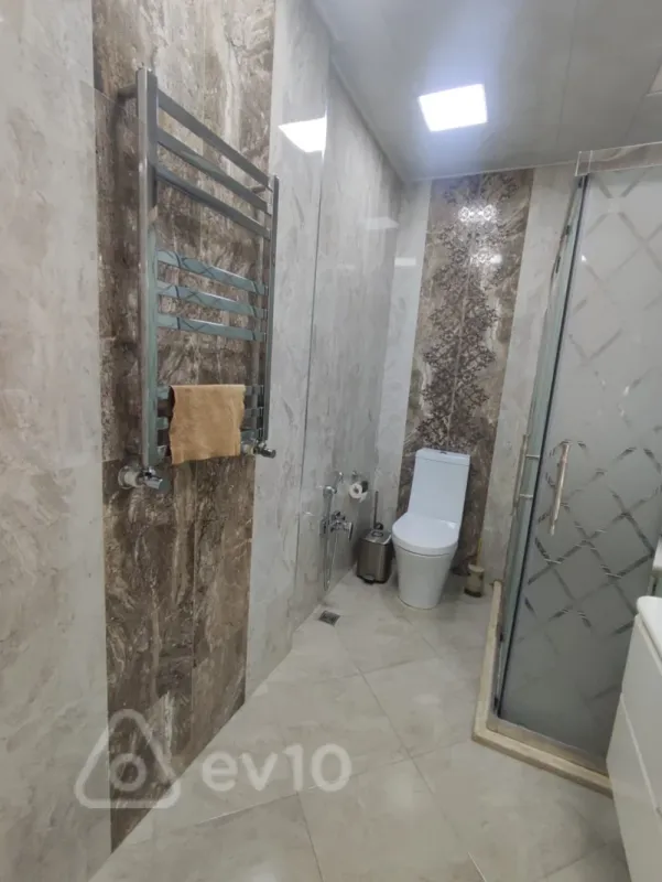 Kirayə verilir 3 otaqlı yeni tikili 140 m²