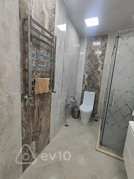 Kirayə verilir 3 otaqlı yeni tikili 140 m²