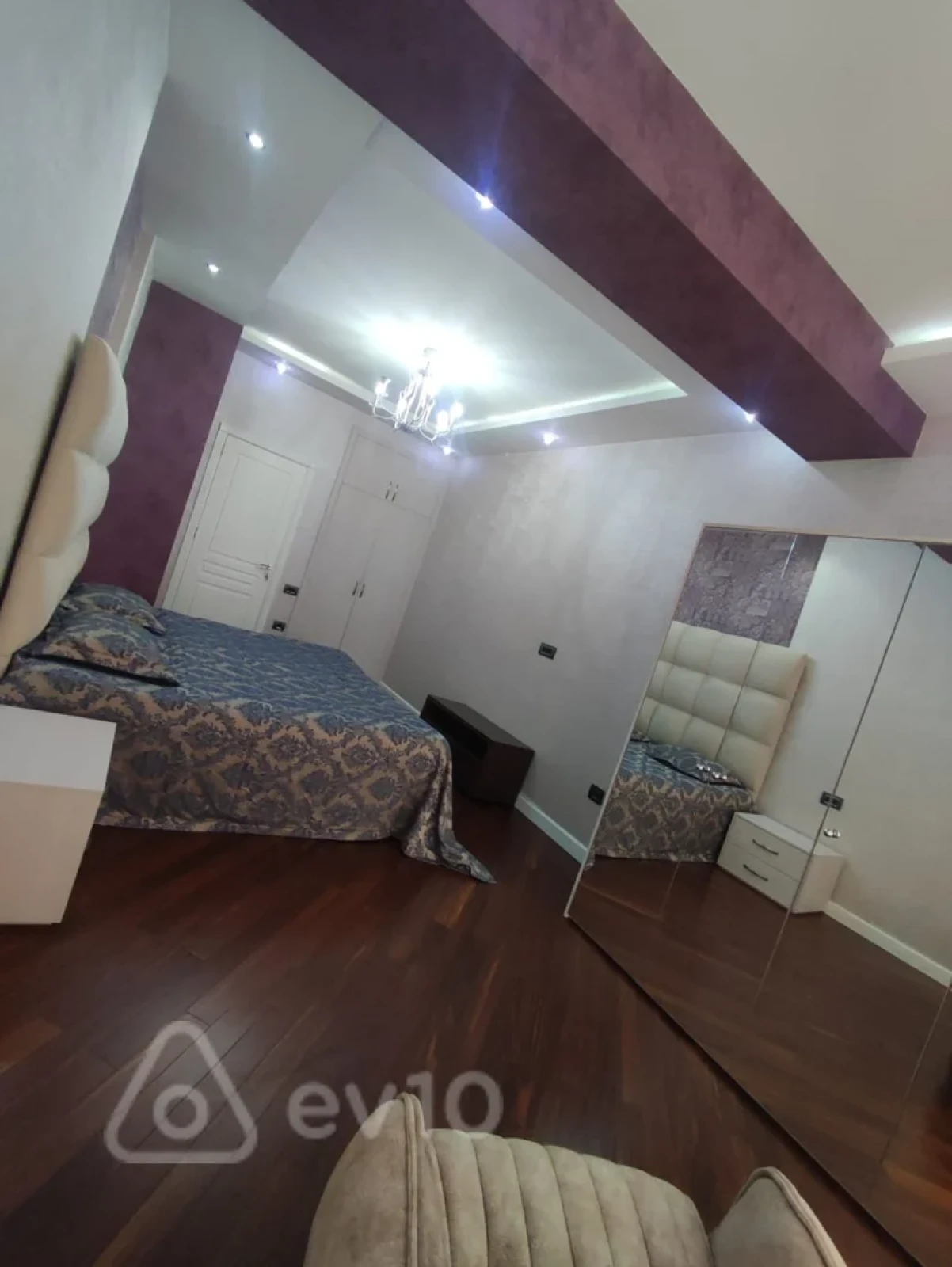 Kirayə verilir 3 otaqlı yeni tikili 140 m²