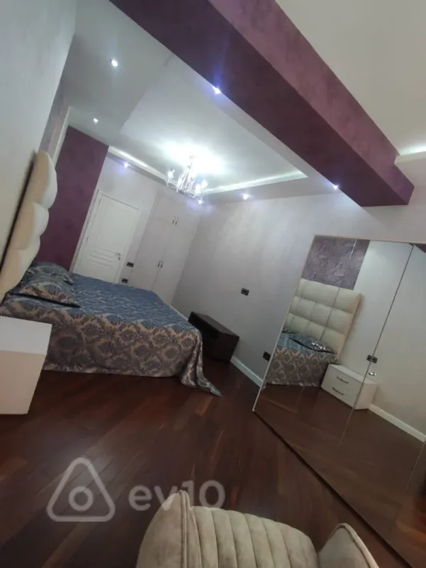 Kirayə verilir 3 otaqlı yeni tikili 140 m²