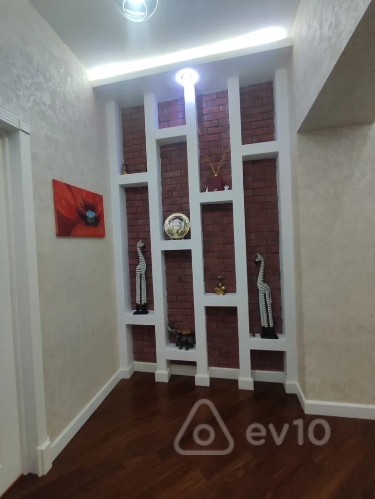 Kirayə verilir 3 otaqlı yeni tikili 140 m²