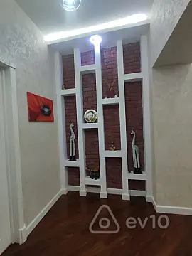Kirayə verilir 3 otaqlı yeni tikili 140 m²