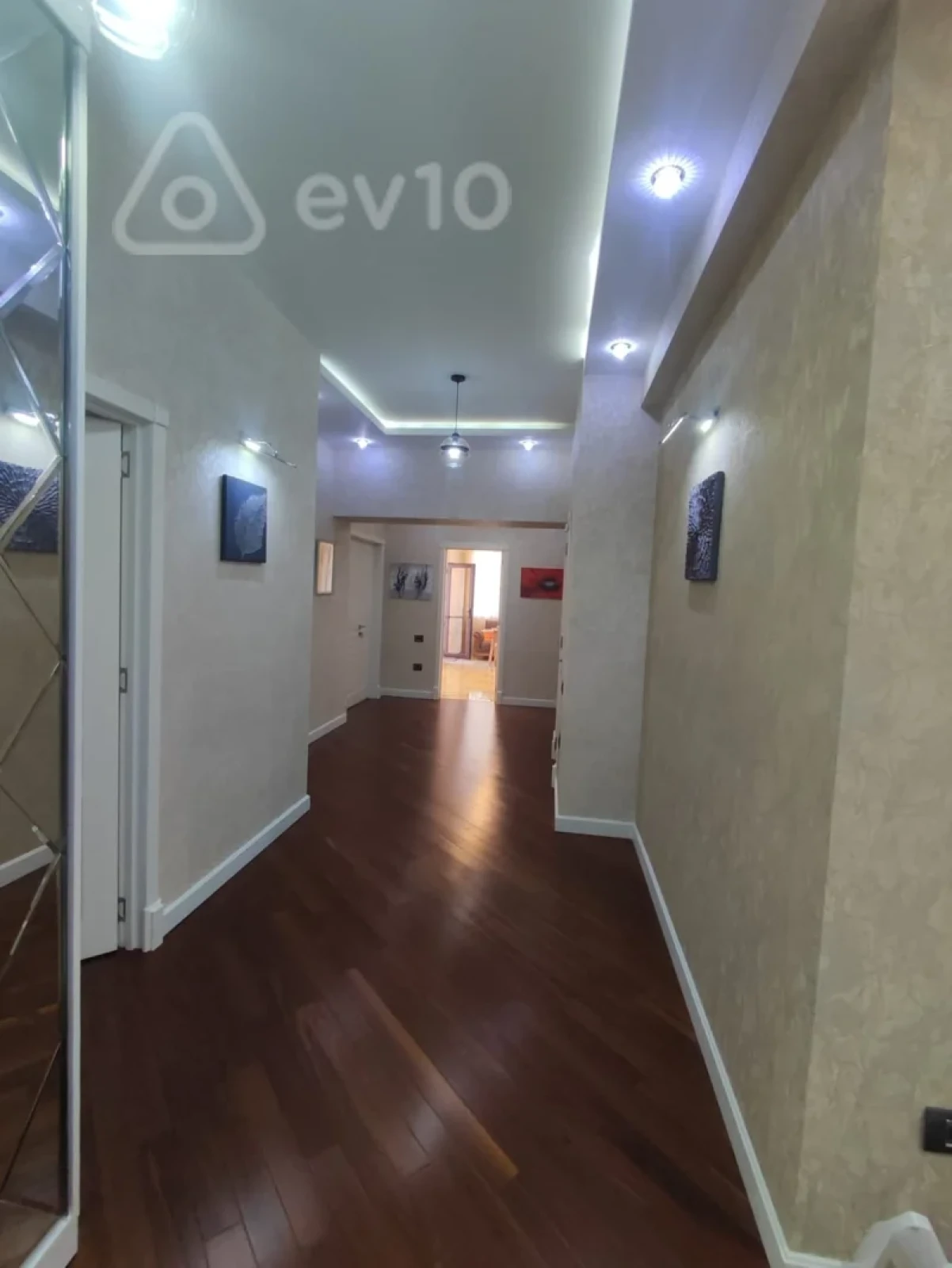 Kirayə verilir 3 otaqlı yeni tikili 140 m²