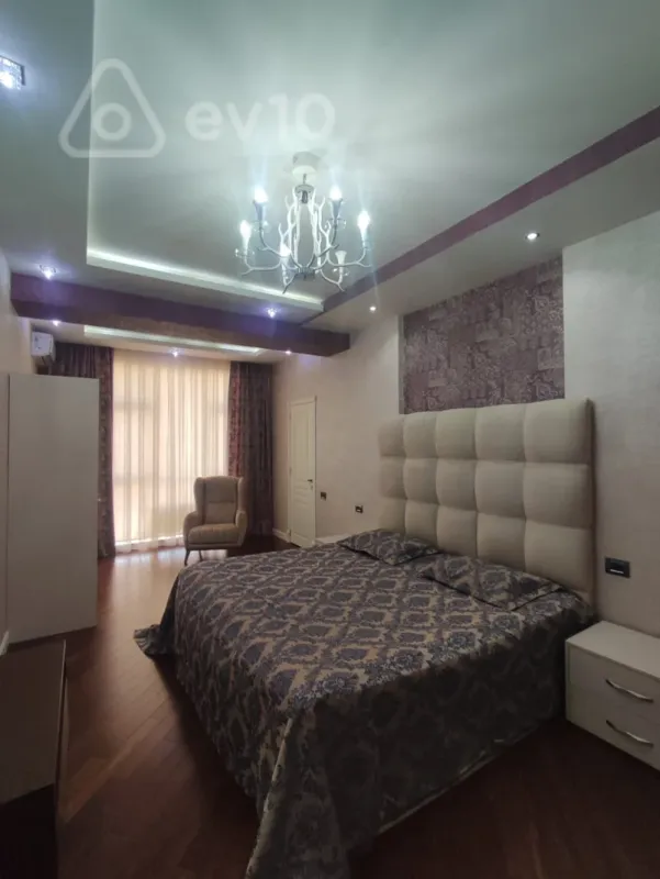 Kirayə verilir 3 otaqlı yeni tikili 140 m²