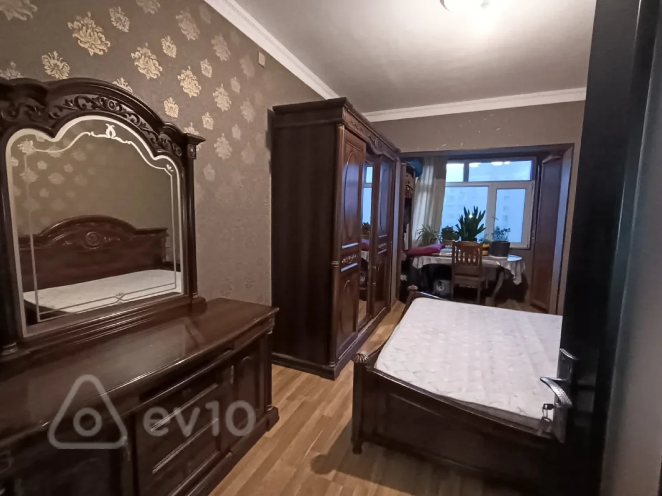Kirayə verilir 3 otaqlı yeni tikili 70 m²