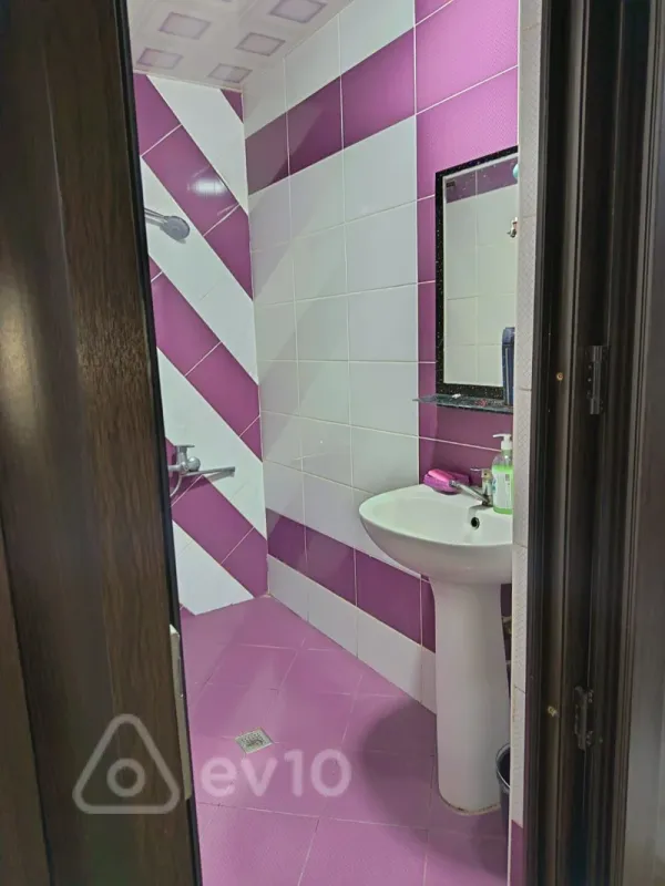 Kirayə verilir 3 otaqlı yeni tikili 70 m²