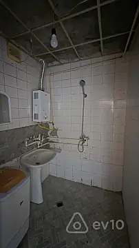 Kirayə verilir 2 otaqlı köhnə tikili 50 m²
