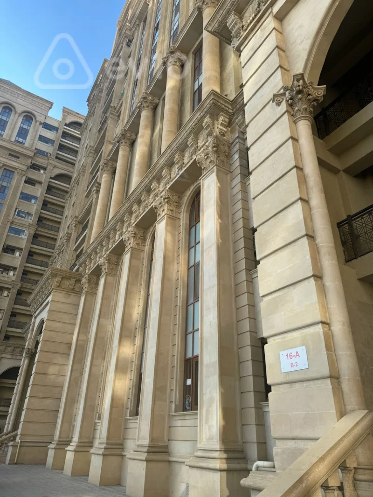 Satılır 2 otaqlı yeni tikili 74 m²