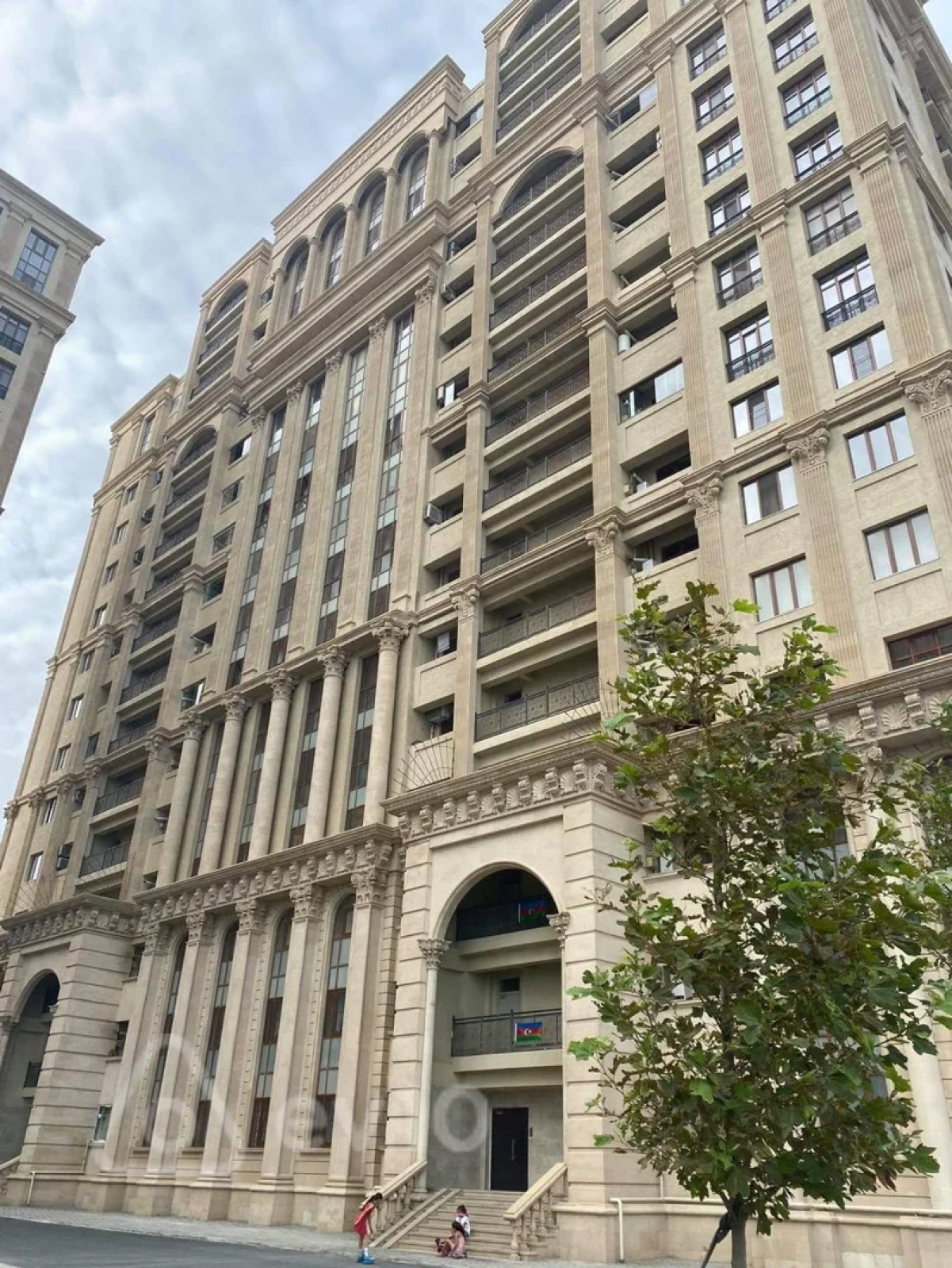 Satılır 2 otaqlı yeni tikili 74 m²